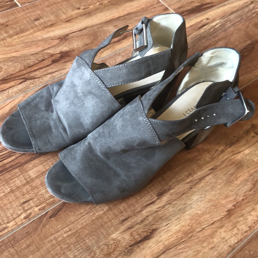 Nine West 2 inch Heel Sandals Size 9 - Picture 2 of 4